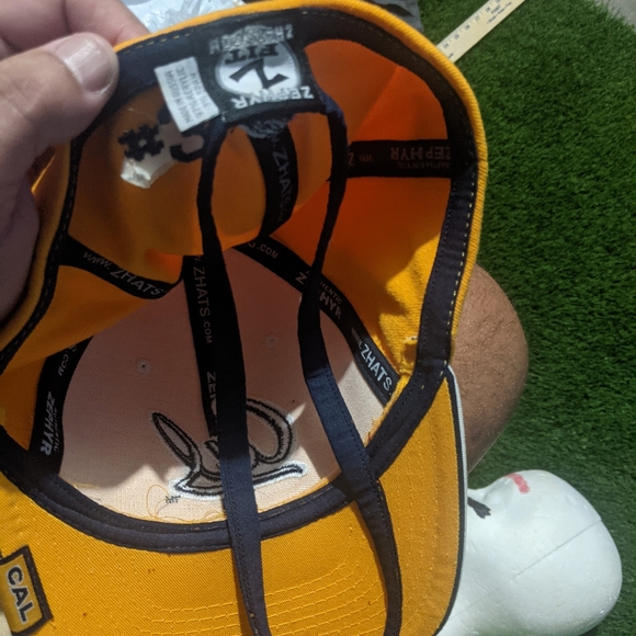 ZHATS California Golden Bears Embroided One Size Fits All Cap - Picture 3 of 9